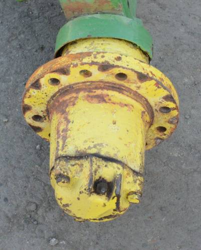 Farmland Tractor - 730 - John Deere 730 STANDARD AXLE ASSEMBLY - Image 8