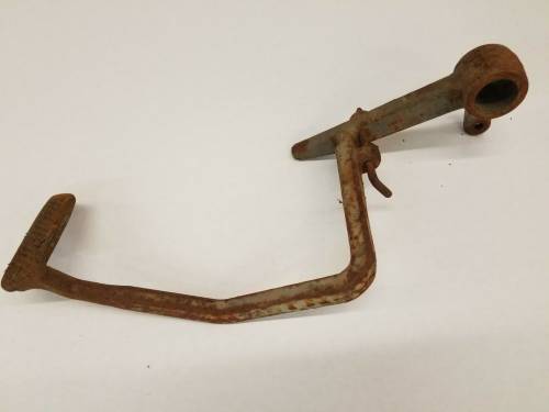 19460M91 - Massey Ferguson 135 BRAKE PEDAL CASTING, Used