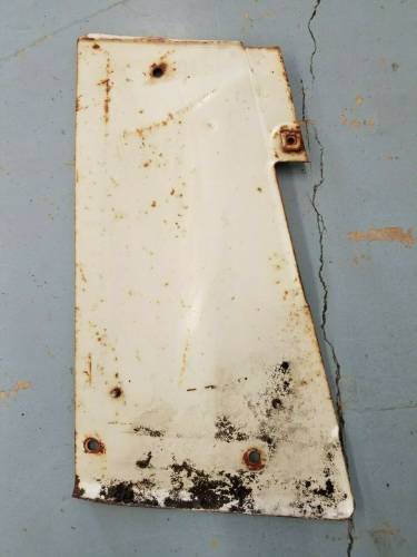 Farmland Tractor - 376793L11 - International LH PANEL ASSEMBLY, Used - Image 2