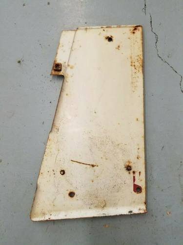 Farmland Tractor - 376793R11 - International RH PANEL ASSEMBLY, Used - Image 2