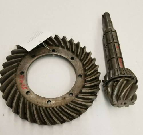 AT166883 - John Deere RING GEAR & PINION, Used