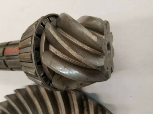 Farmland Tractor - AT166883 - John Deere RING GEAR & PINION, Used - Image 2