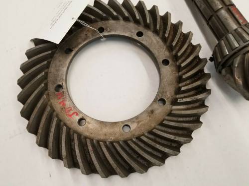 Farmland Tractor - AT166883 - John Deere RING GEAR & PINION, Used - Image 3