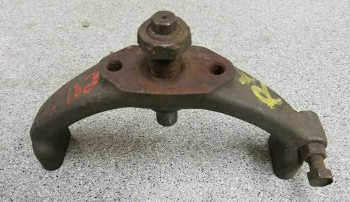 4WD Front Axle & Steering - Axle Assembly - Farmland - 3284320M1 - Massey Ferguson FRONT AXLE SUPPORT, Used