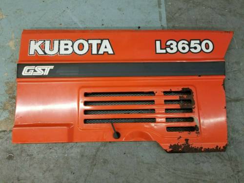 32484-18680 - Kubota RH PANEL, Used