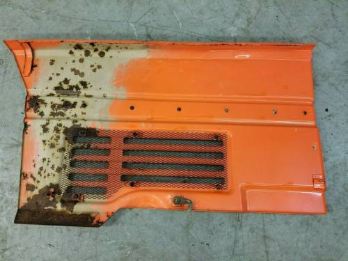 Farmland Tractor - 32484-18680 - Kubota RH PANEL, Used - Image 2