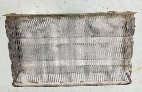 Farmland Tractor - SBA350300360 - Ford New Holland GRILLE, Used - Image 2