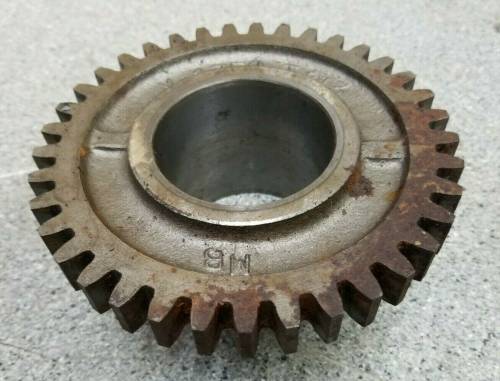 M1752T - John Deere TRANSMISSION GEAR, Used