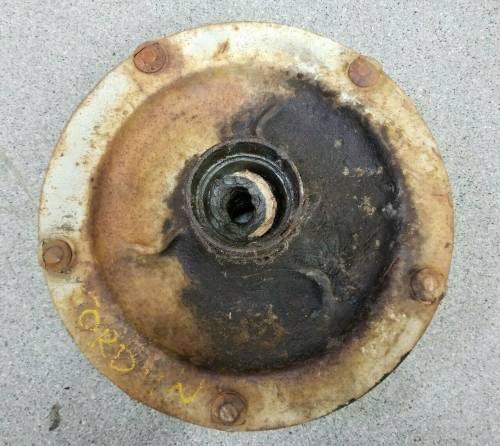 9N1104A FORD HUB & BOLT ASSEMBLY