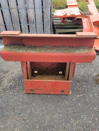 1343388C4 2255 FRONT LOADER MOUNT - Image 1