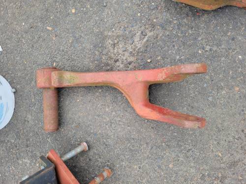 131644C2 131644C3 131632C2 RH BRACKET CASE IH 14 RIPPER - Image 1