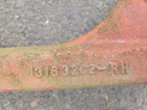 131644C2 131644C3 131632C2 RH BRACKET CASE IH 14 RIPPER - Image 2