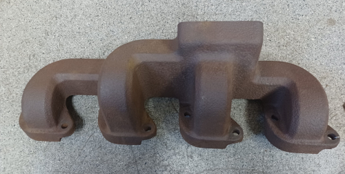 R105532 Exhaust Manifold