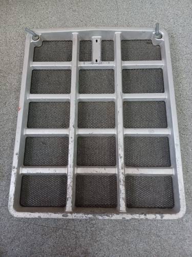 528154R1 Grille