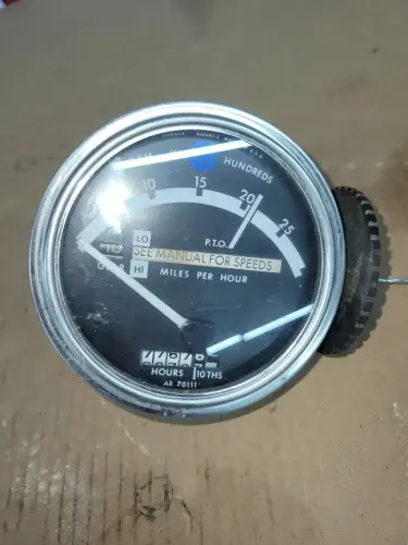 AR70111, John Deere, Tachometer, Used