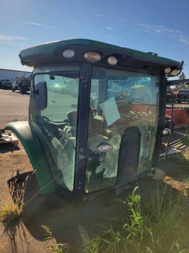 JD 8270R Cab