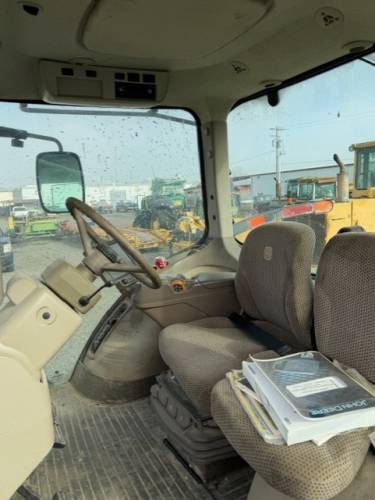 Used Cabs - JD 8270R Cab - Late S/N - Image 4